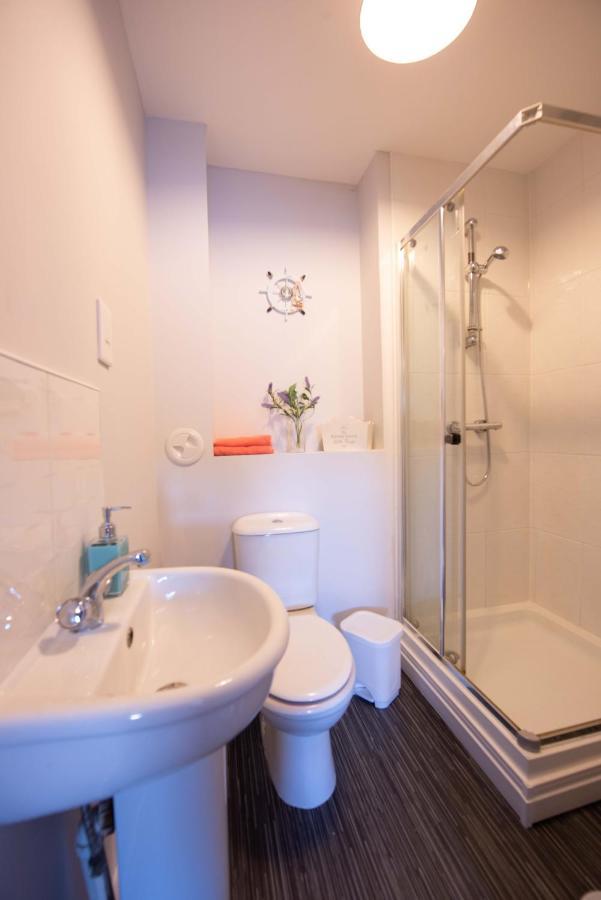 Premier - Wishaw En-Suite Apartment エクステリア 写真