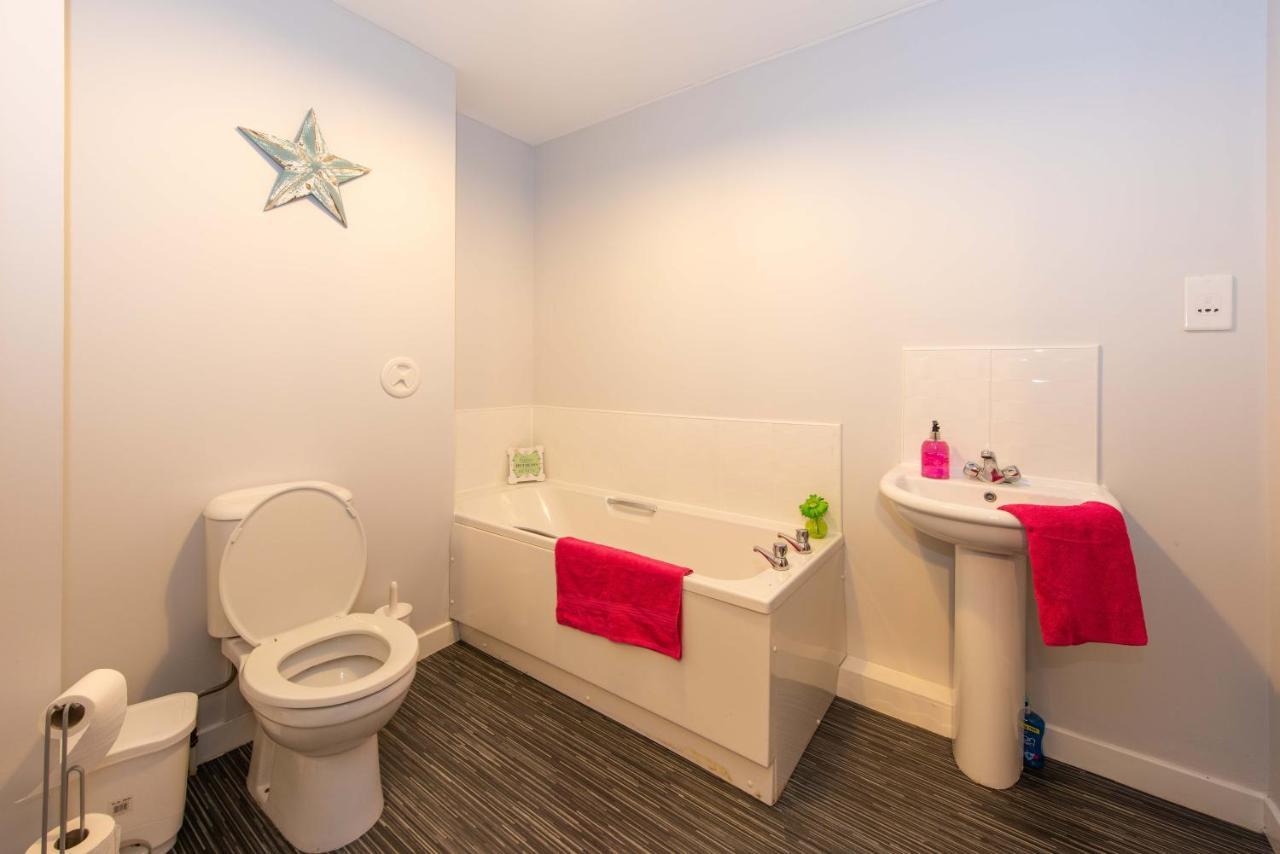 Premier - Wishaw En-Suite Apartment エクステリア 写真